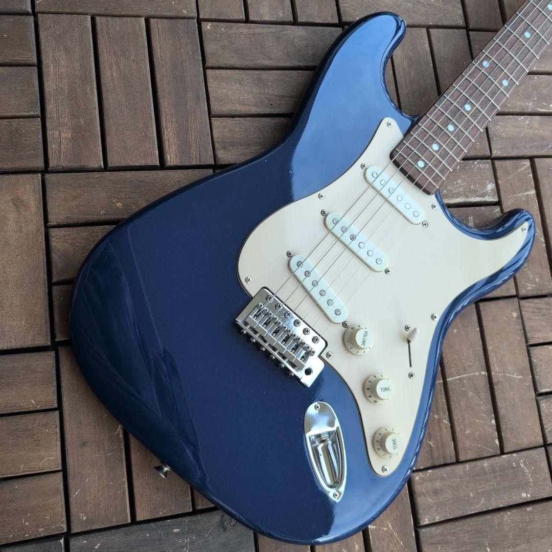 人気のSquier by FENDER ストラト 状態良し！