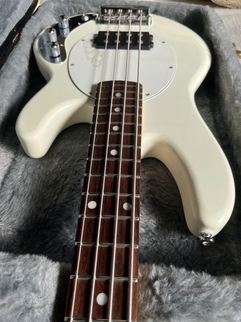 『稀少美品』Sterling by MUSIC MAN STINGRAY SS4