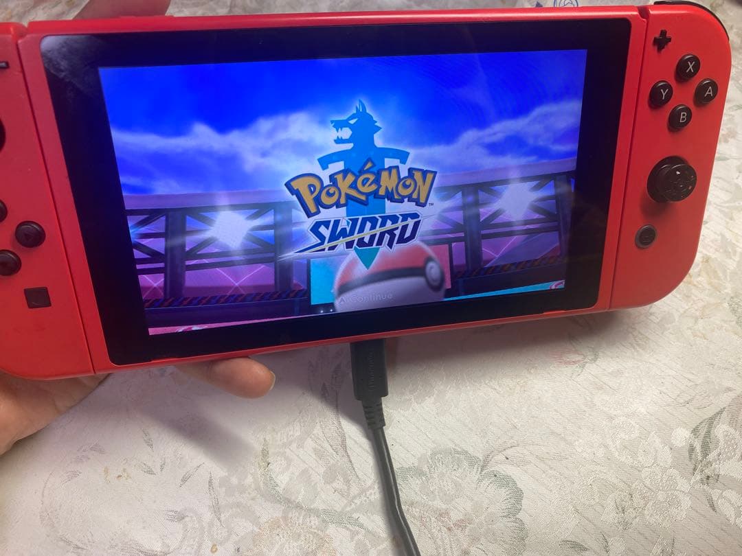 【美品】Nintendo Switch 通常モデルレッド＋付属品セット*早い勝ち