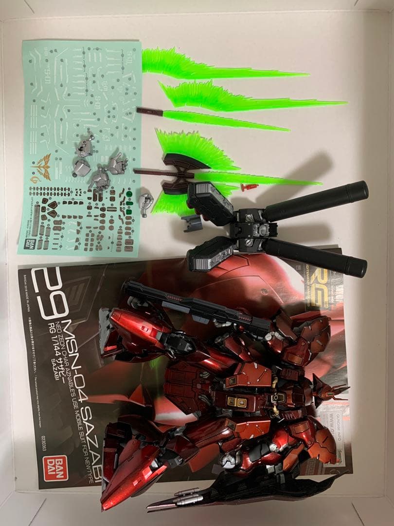 バンダイ RG 1/144 サザビー　完成塗装済み