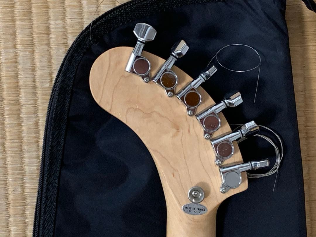 FERNANDES エレキギター レッド