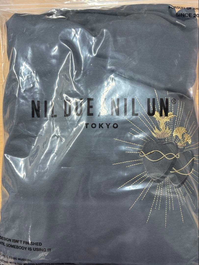 NIL DUE/NIL UN ACT10 エンブロイダリーハートフーディー