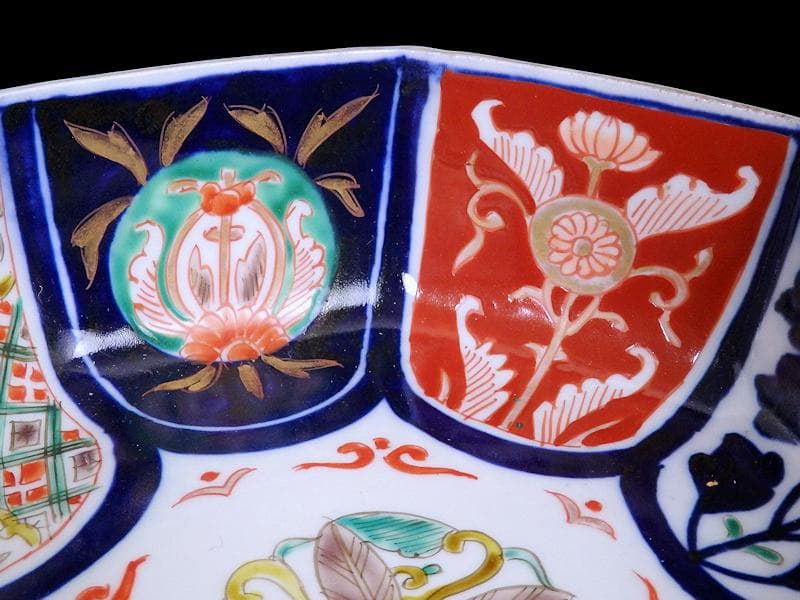 古伊万里　色絵　牡丹に菊　十字四方襷紋に雪輪　八角鉢　C017AS-fbvg