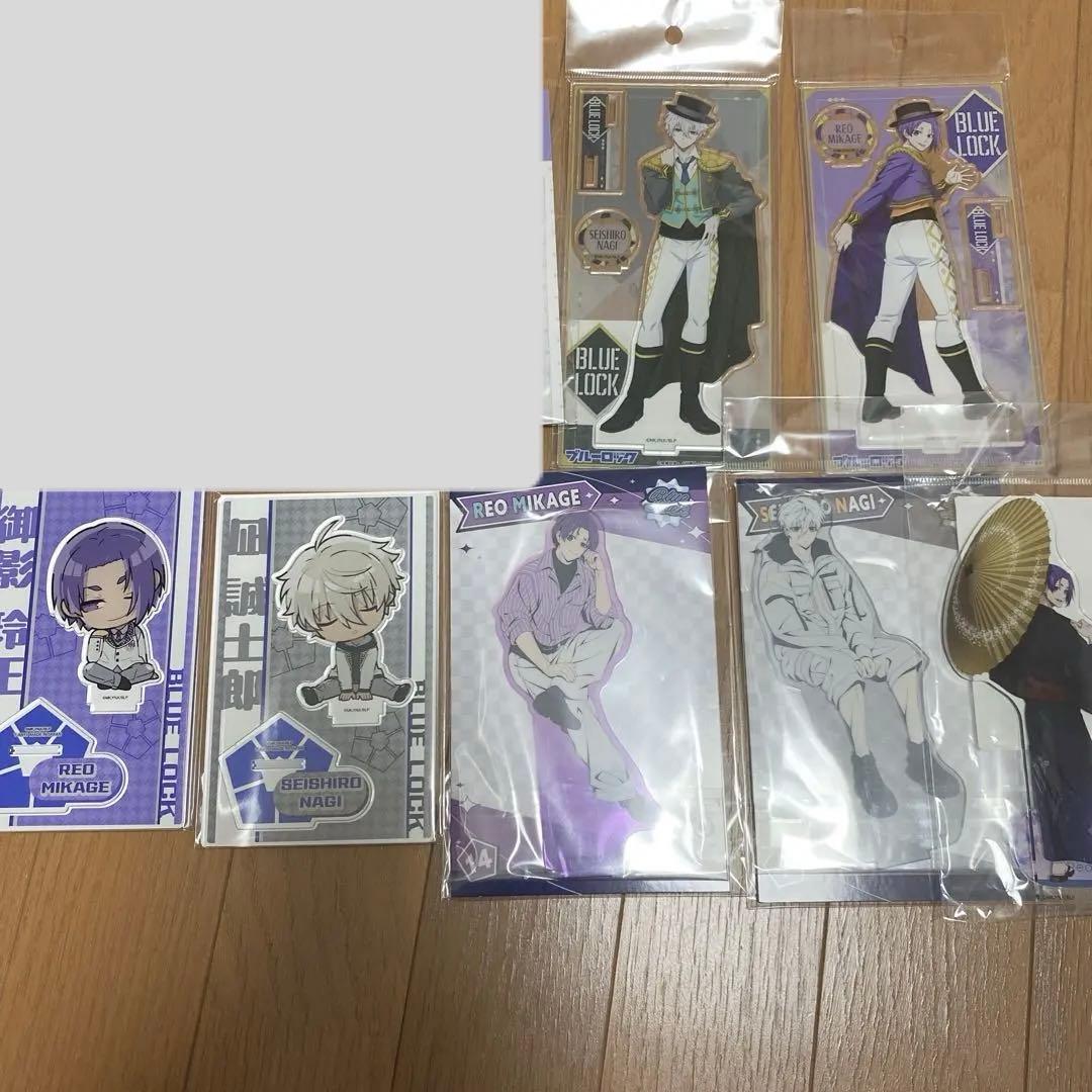 進撃の巨人　リヴァイ aniqueバースデー アクリルキーホルダー　豪華仕様　A