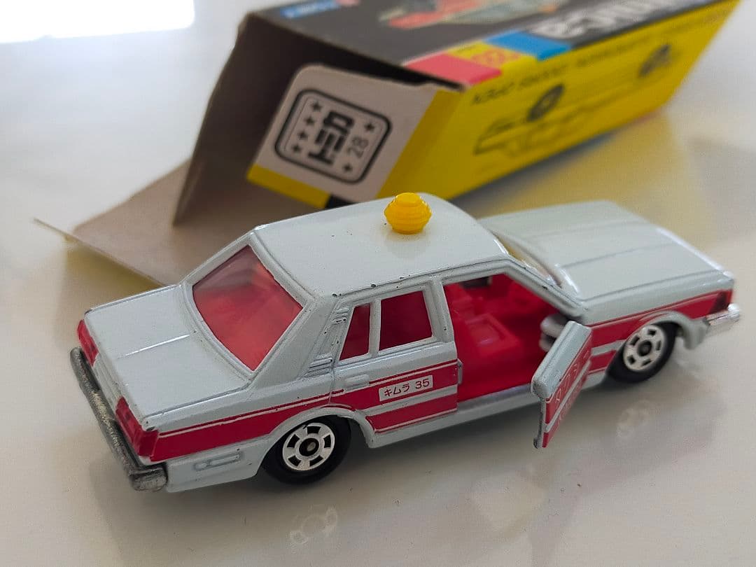 KIMURA 赤 タンポ セドリック タクシー 黒箱 トミカ 日本製 黄色 提灯