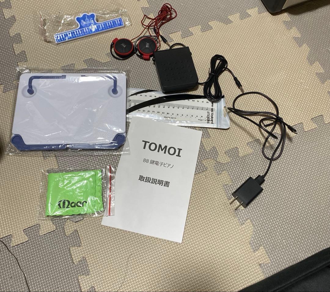 TOMOI 88鍵盤 電子ピアノ 付属品完備 初心者向け ポータブル 譜面台