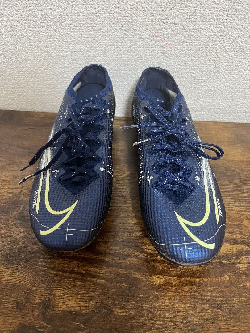 ナイキサッカースパイクマーキューリアルヴェイパー13エリートcr7