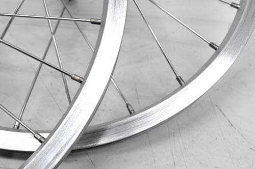 18インチホイールセットBD-1 DEORE