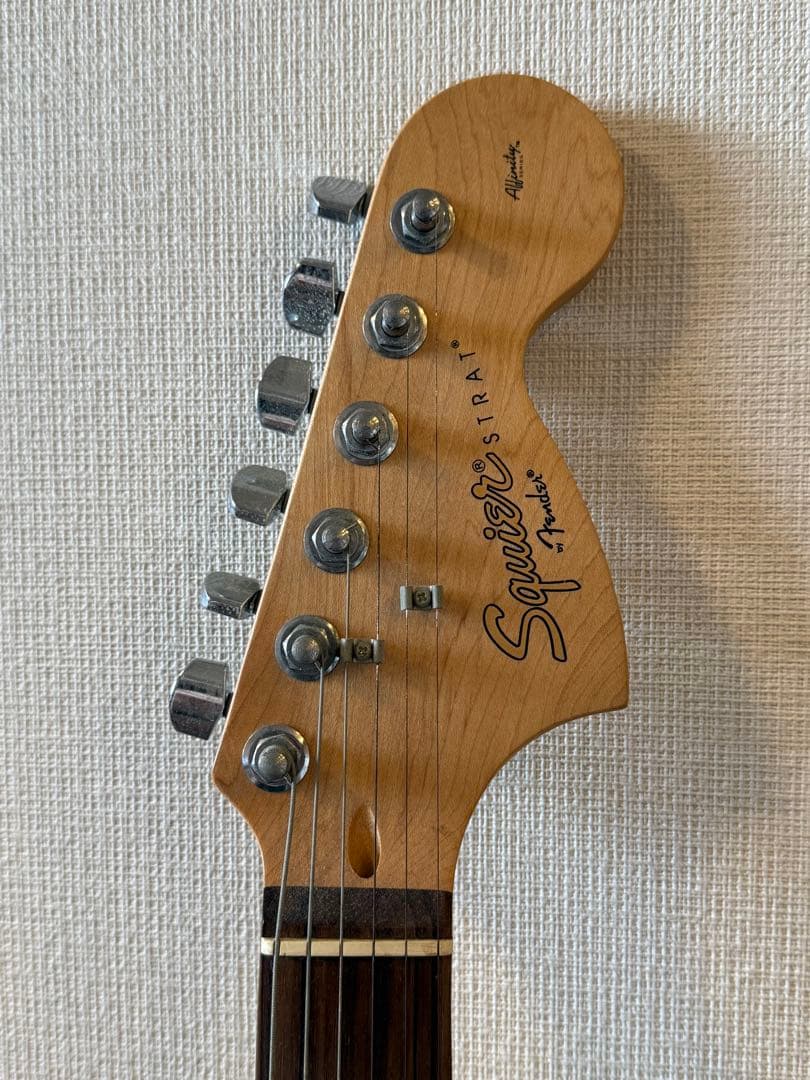 エレキギター Squier Stratocaster 付属品付き