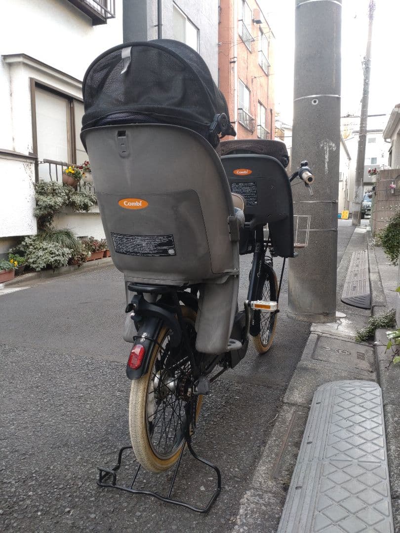 配送可★直接引渡可カスタム【ギュットアニーズ】電動アシスト自転車★充電器付３人乗
