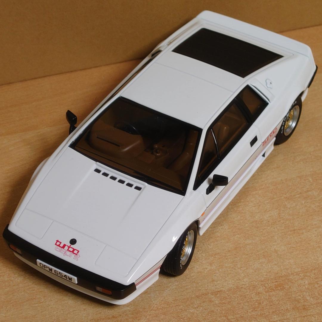 1/18 ロータスエスプリターボ ホワイト 1981 Lotus Esprit