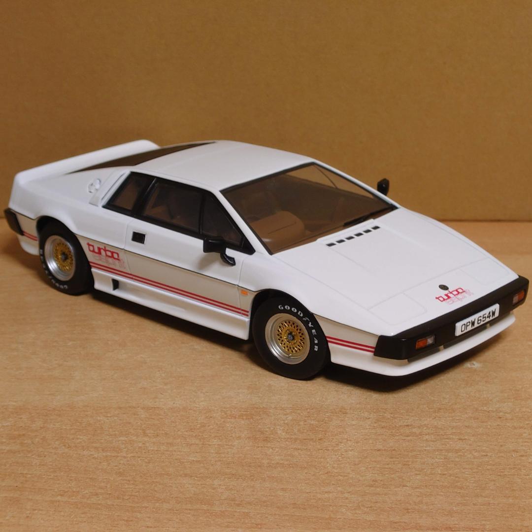 1/18 ロータスエスプリターボ ホワイト 1981 Lotus Esprit
