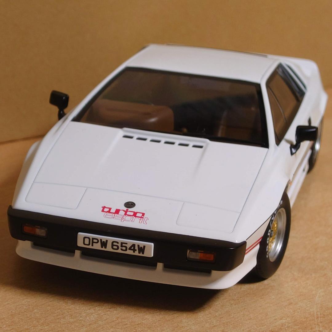 1/18 ロータスエスプリターボ ホワイト 1981 Lotus Esprit