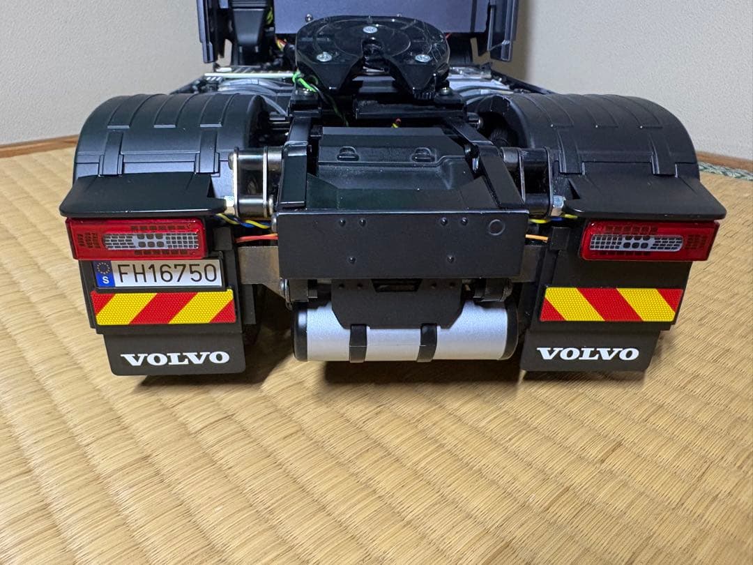 タミヤ　1/14 トレーラーラジコン　VOLVO FH16 グローブトロッター
