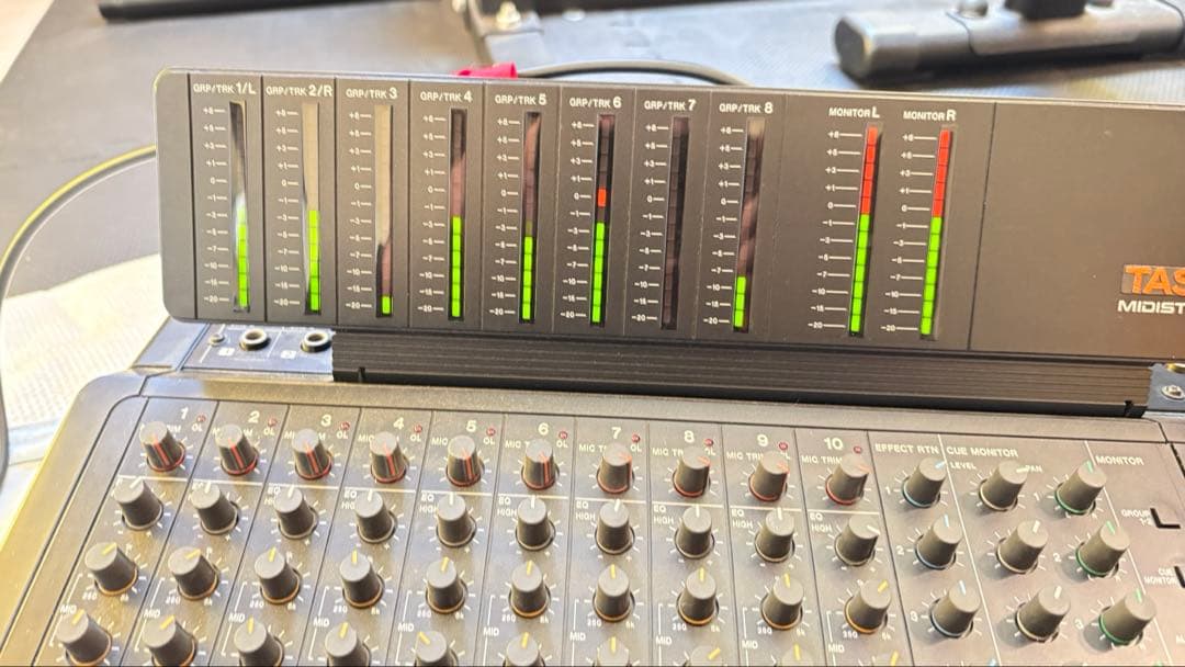 配信機器・PA機器・レコーディング機器 TASCAM MIDI STUDIO 688