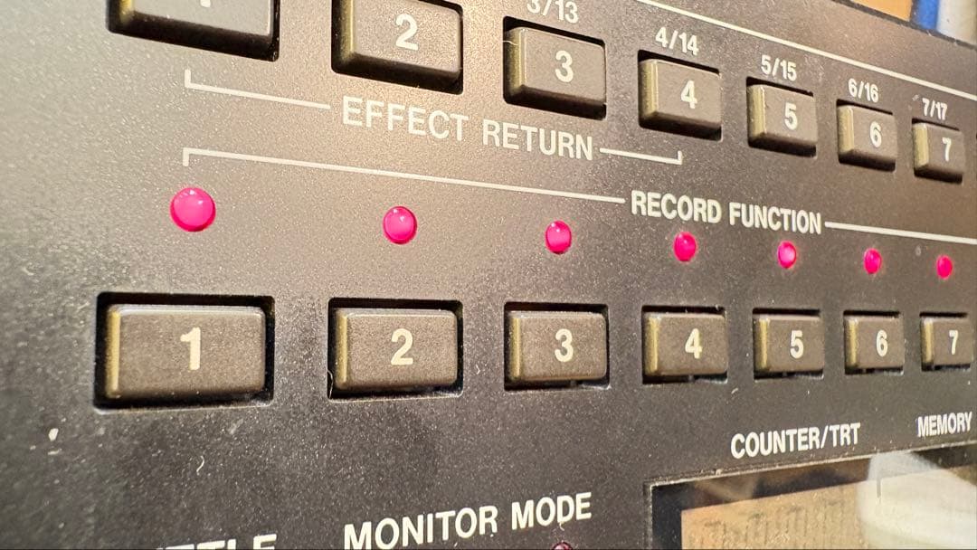 配信機器・PA機器・レコーディング機器 TASCAM MIDI STUDIO 688