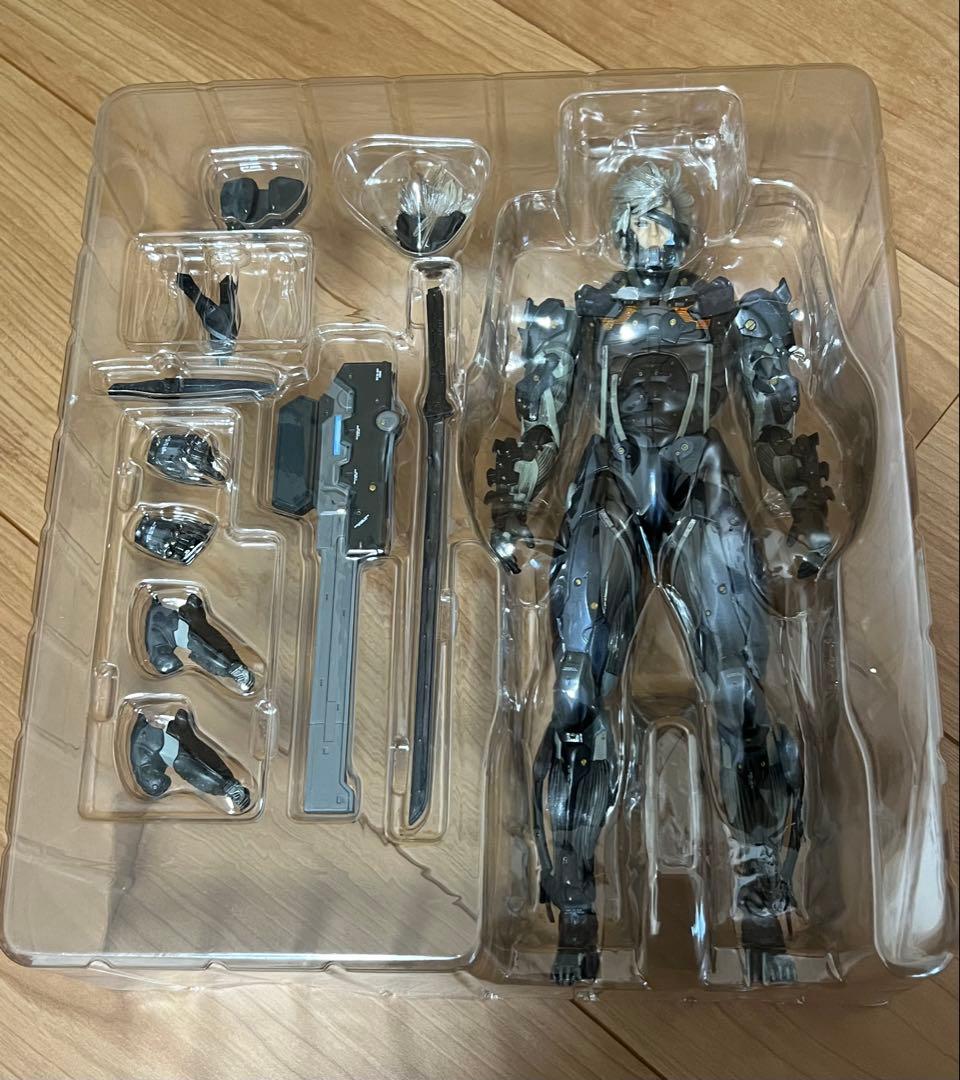 LGEAR RISING REVENGEANCE 雷電 フィギュア