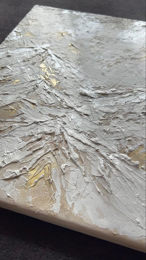 山/和風/禅/絵画/アート/抽象画/モダン/ホテル/内装/海外/白/ゴールド