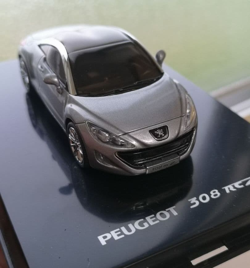 プジョーRCZ　1/43 ミニカー