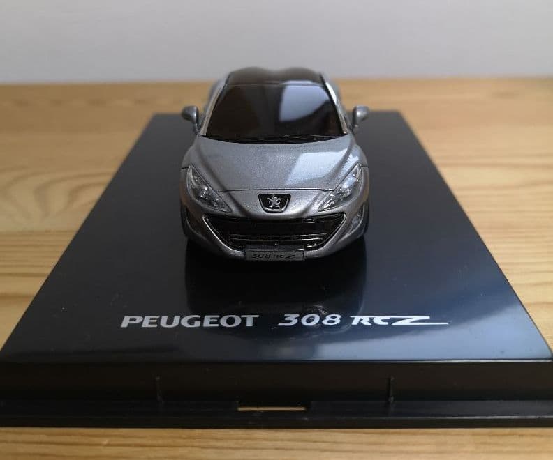 プジョーRCZ　1/43 ミニカー