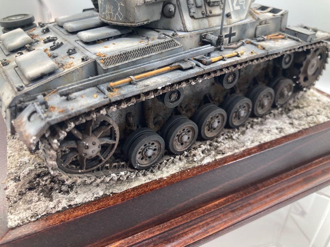 戦車模型完成品 1/35 3号戦車L型 ヴィネット全塗装済み完成品