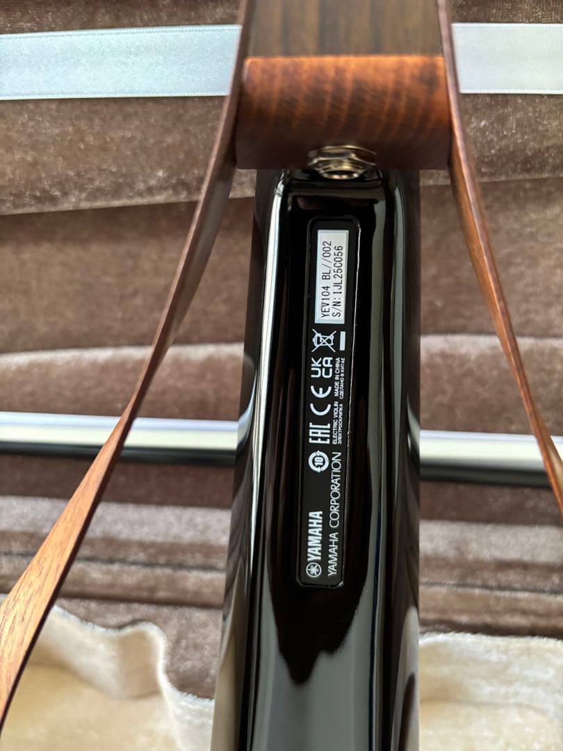 弦楽器 Electric Violin Model YEV104