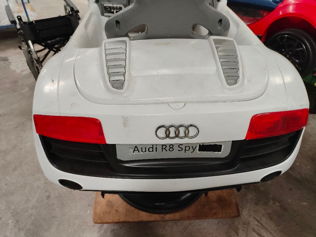 美容室子供用カット椅子 Audi R8 Spyder