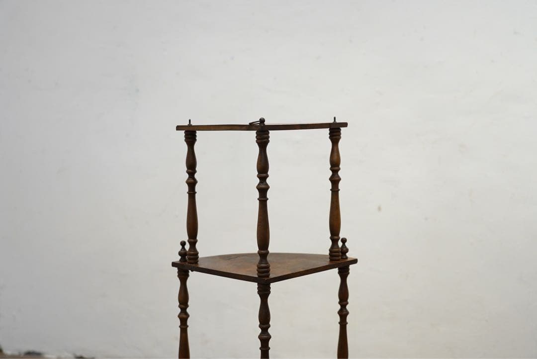 フランスアンティーク　シェルフ　壁掛け可能　コーナー　棚