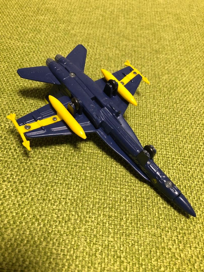 戦闘機　模型　F-18   ホーネット