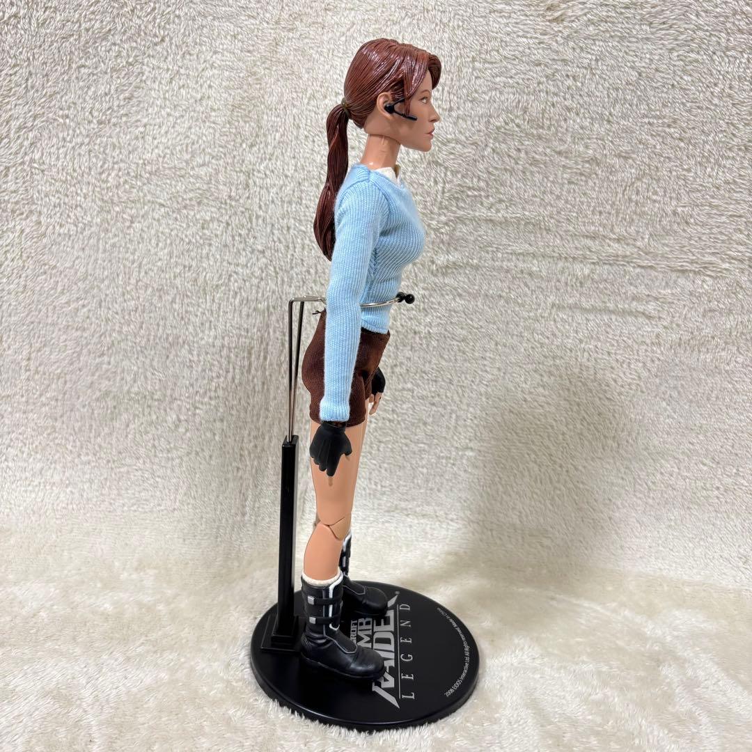 【希少】トゥームレイダー 1/6 スケール ララ・クロフト フィギュア