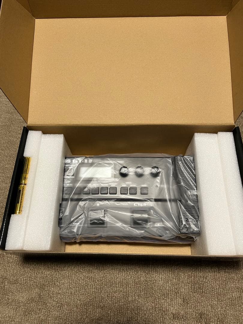 少し値下げ！BOSS GT-1 ギターエフェクター　教科書付き！