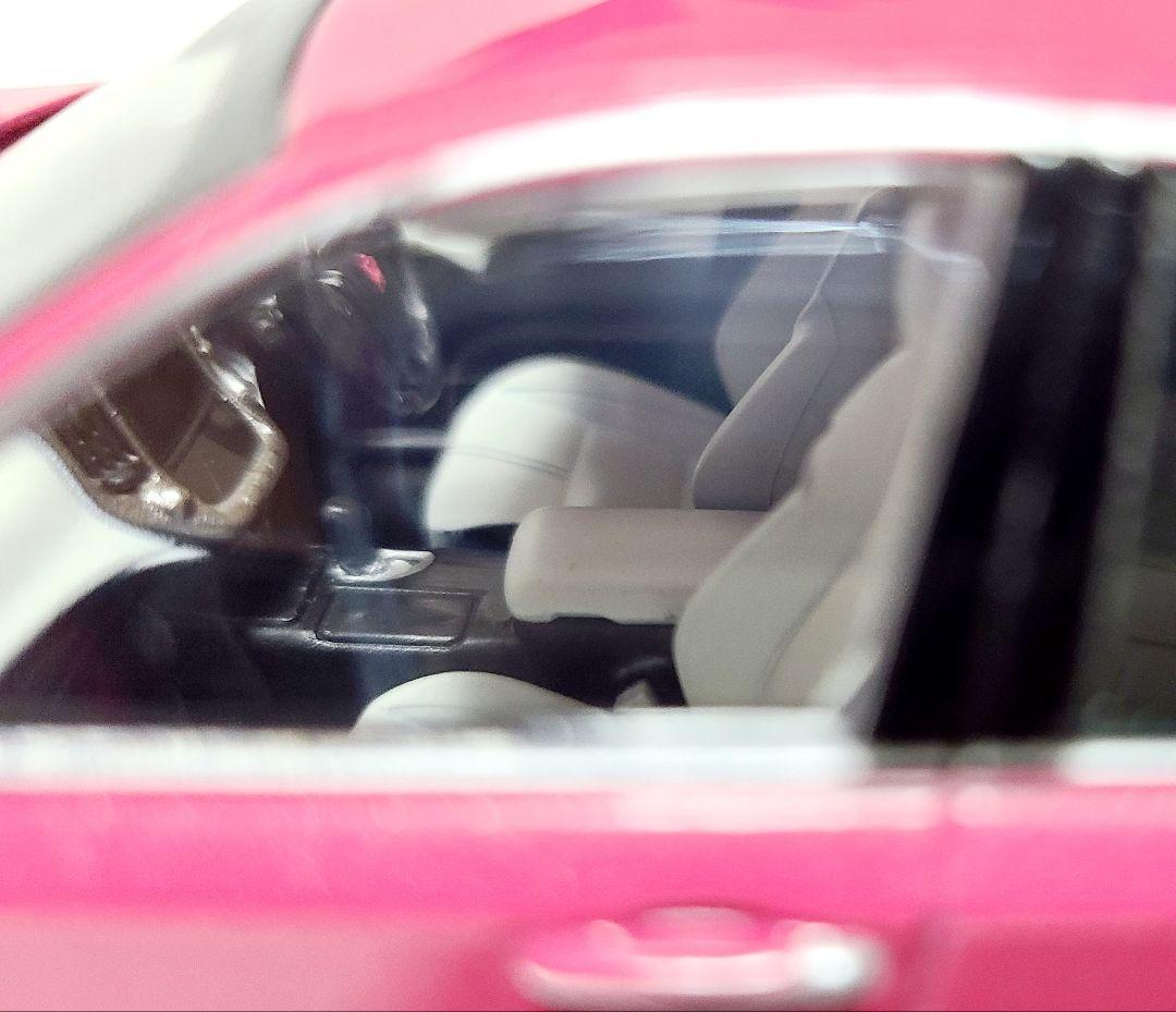 トヨタ 210系クラウンアスリートG ピンク カラーサンプル