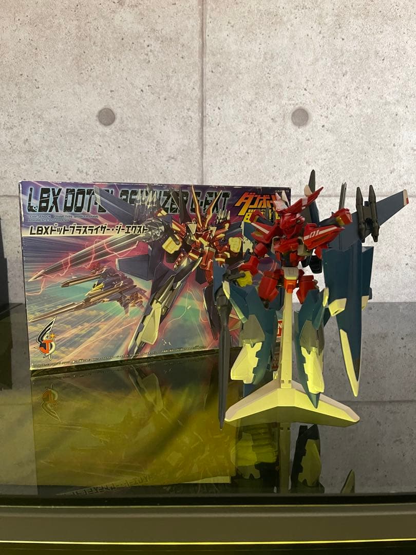 ダンボール戦機　LBX ドットブラスライザー•ジーエクスト