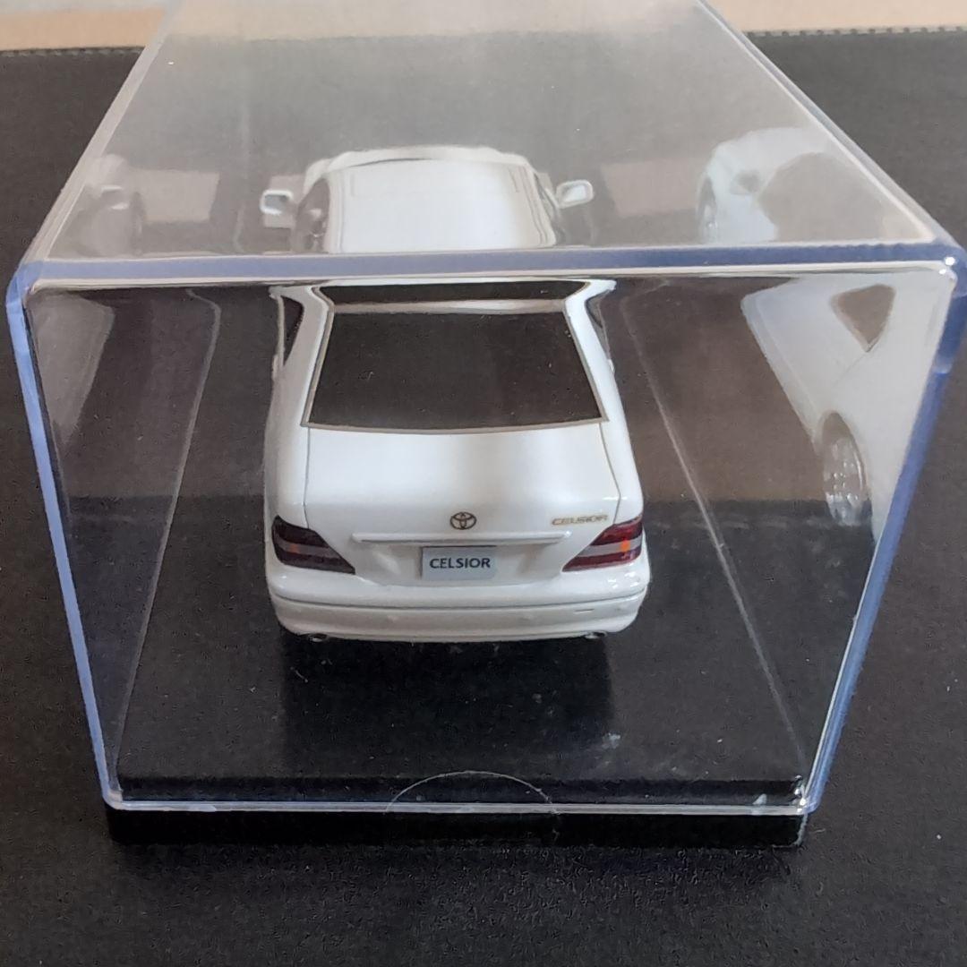 WIT'S　30セルシオ後期　F Package ホワイト 1/43ミニカー