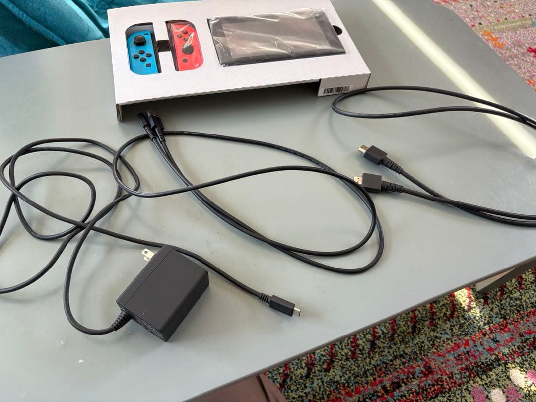 Nintendo Switch 本体 赤/青 付属品付き