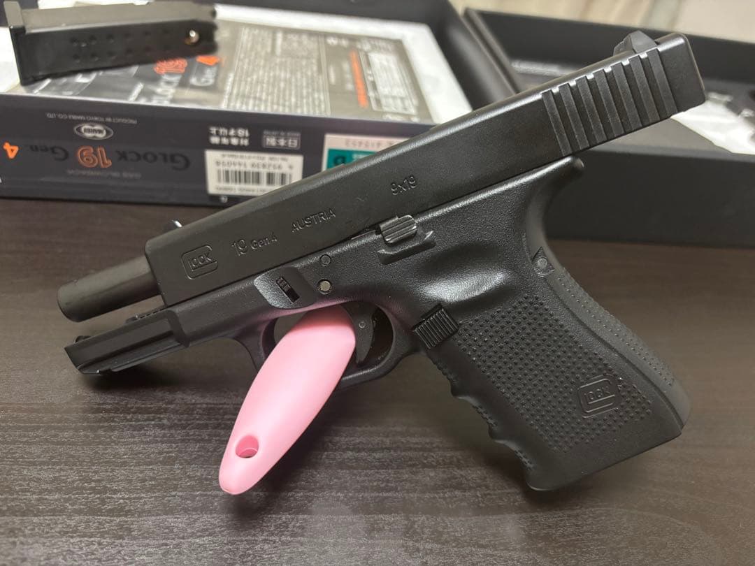 東京マルイガスブローバックガン　グロック19gen4