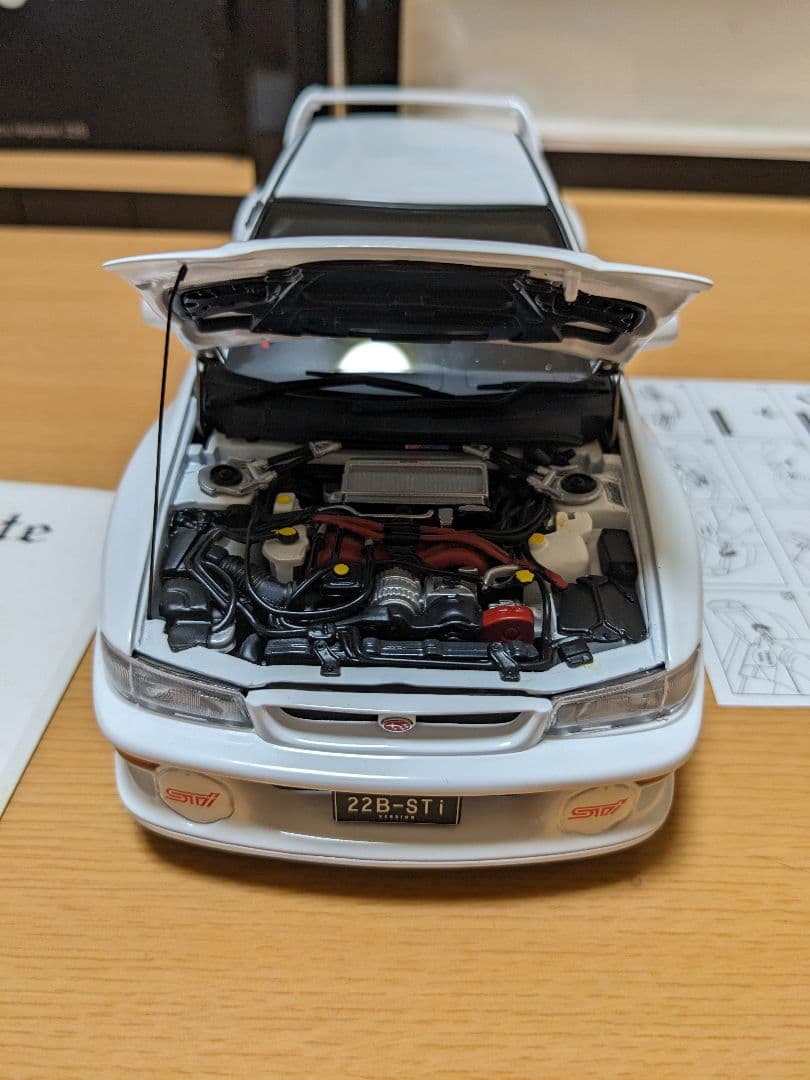 オートアート1/18　スバル インプレッサ 22B STi