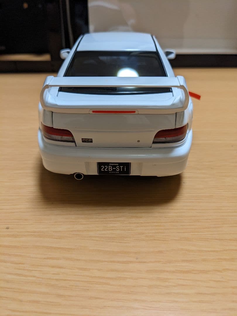 オートアート1/18　スバル インプレッサ 22B STi