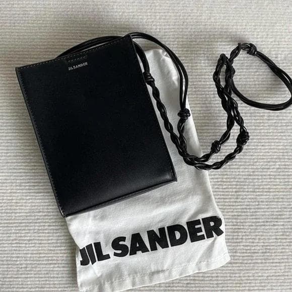 新品未使用 ブラックレザー スマホショルダーバッグ