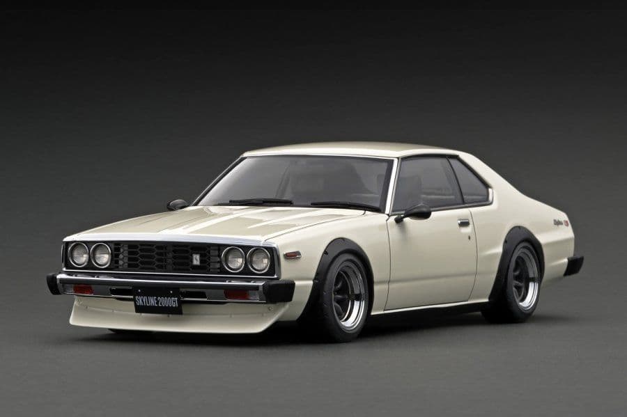 新品•未開封　1/18 イグニッションモデル　日産スカイライン2000GT-ES