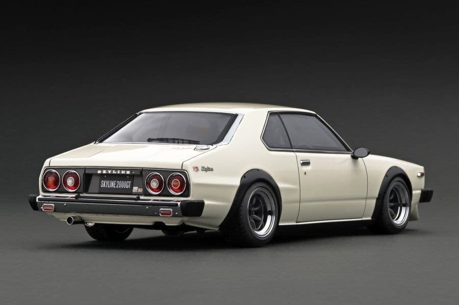 新品•未開封　1/18 イグニッションモデル　日産スカイライン2000GT-ES