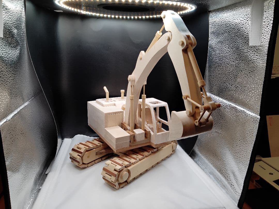 木製ショベルカー