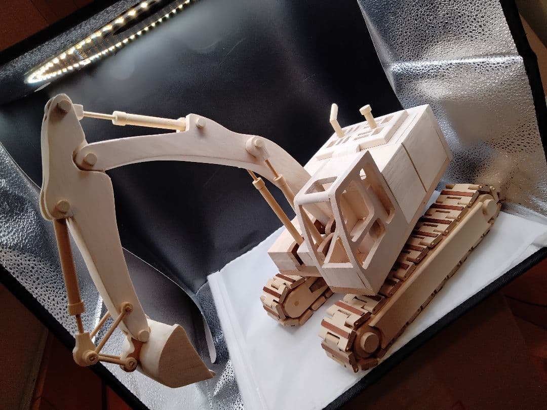 木製ショベルカー