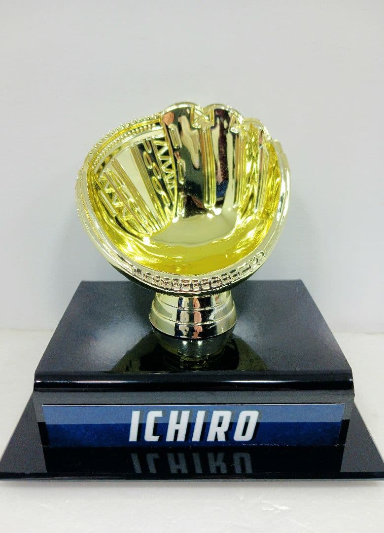 イチロー 引退記念 サインボール ディスプレイケース