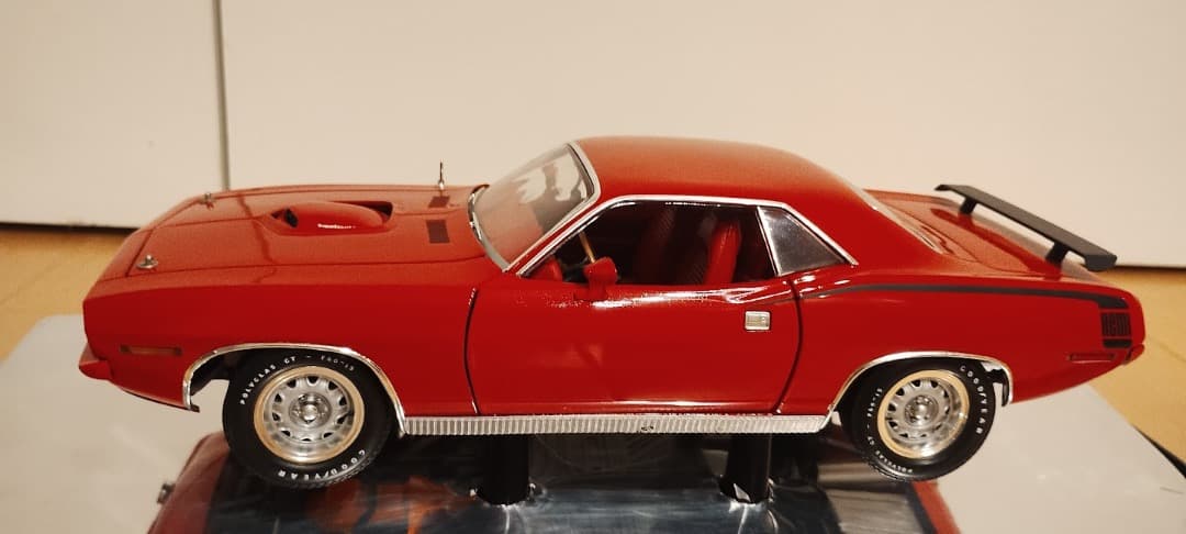 1970 PLYMOUTH HEMI 'CUDA 1/18 クーダ MOPAR
