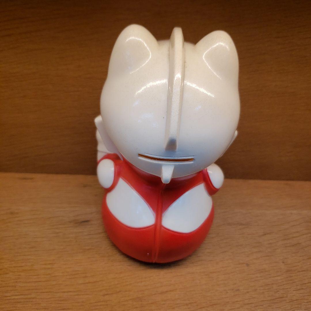 蔵出し特価ウルトラマン フィギュア招き猫貯金箱高さ１４cm