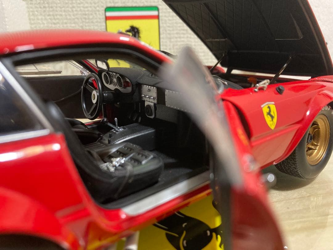 ミニカー FERRARI 365 GTB/4 COMPETIZIONE 1:18