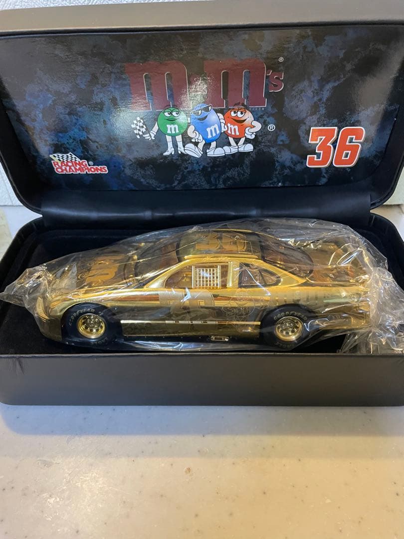 希少！金メッキ！ナスカー　ミニカー　M&M 1/24スケール　24Kゴールド