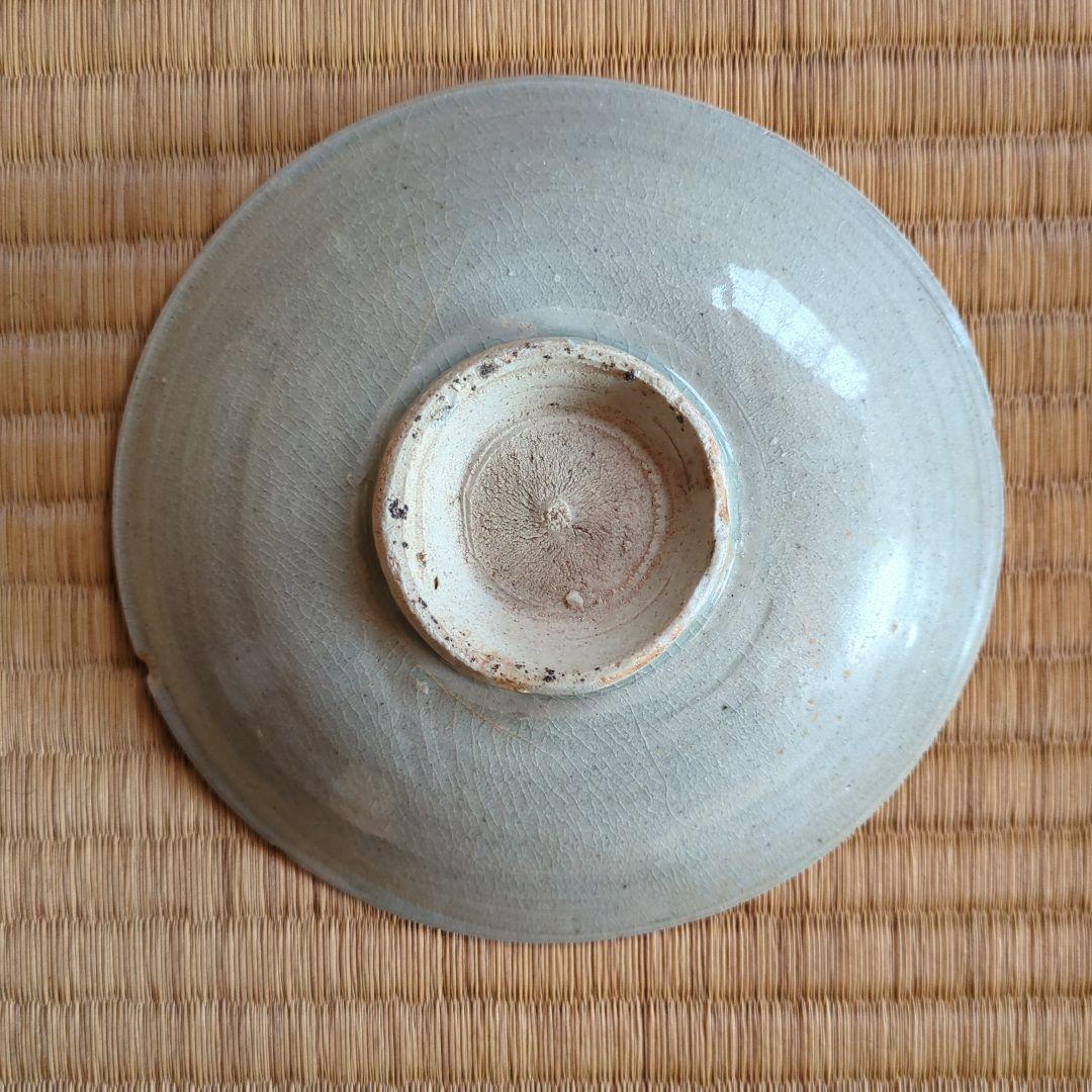 淡い灰色の平皿　李朝　白磁　平茶碗