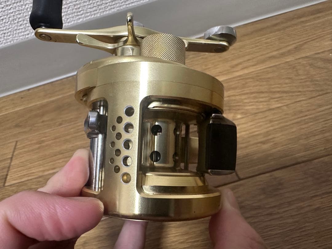 リール SHIMANO CALCUTTA CONQUEST 400F